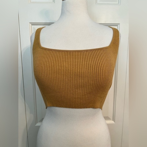 NWT LITA by Ciara Iced Coffee Ribbed Crop Top Size Medium - Picture 6 of 11